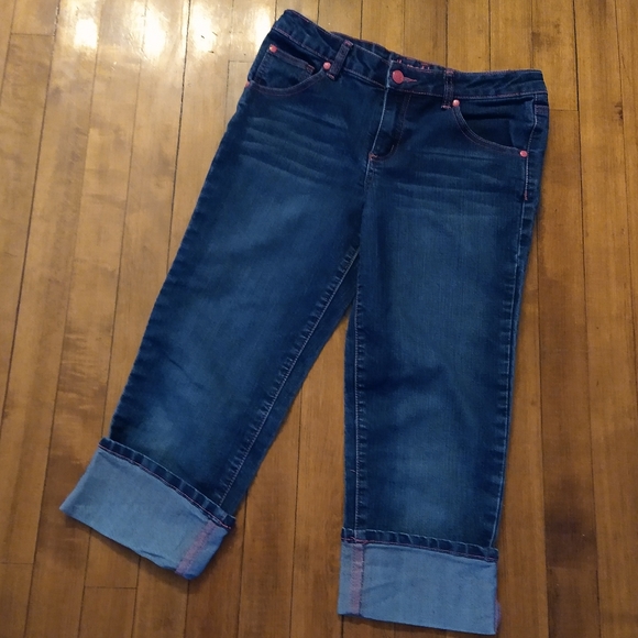 Size 14 girls dark blue jean capris - Picture 4 of 16